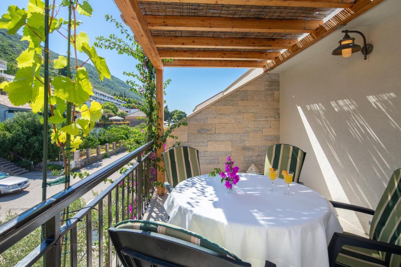 Apartment Gracija Trpanj Esterno foto